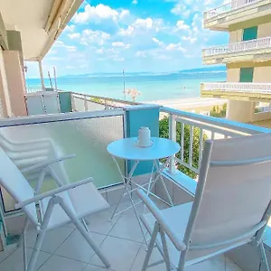  Apartment A Wonderful In Front Of The Sea!